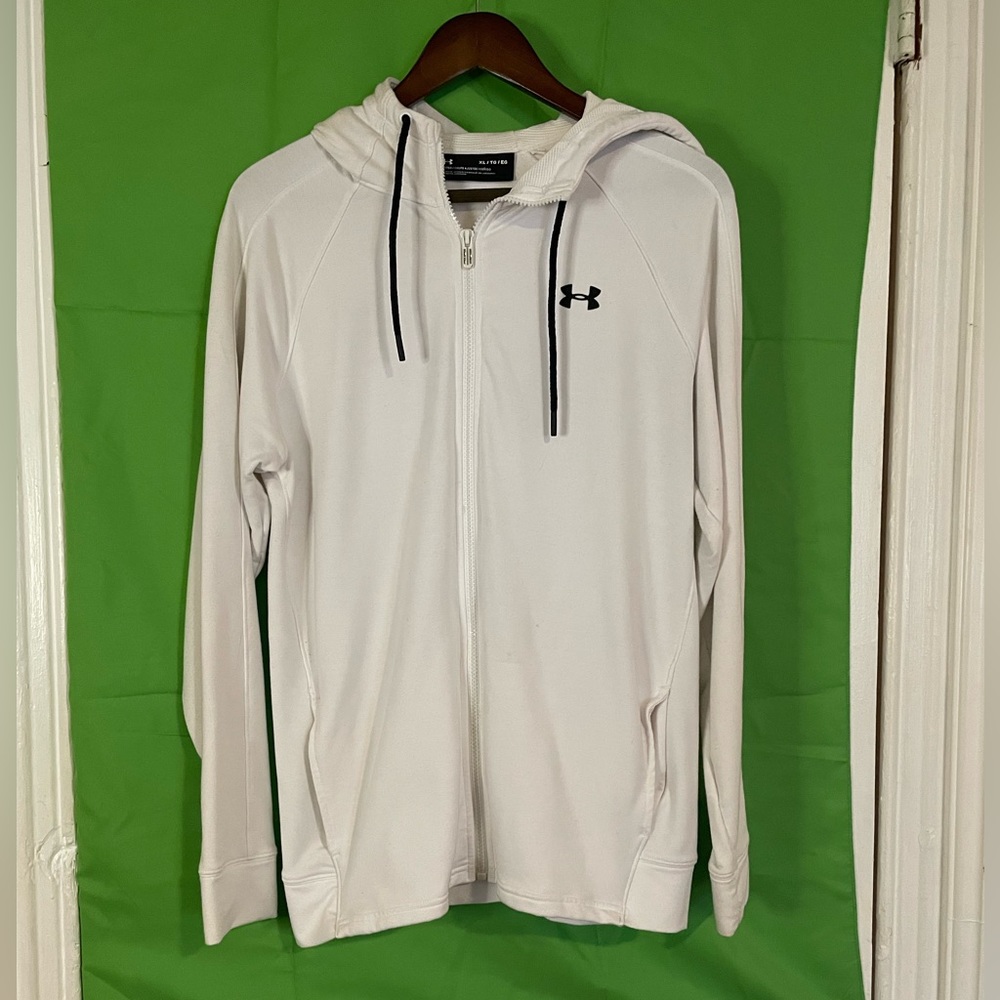 Woman’s XL UA zip up hoodie